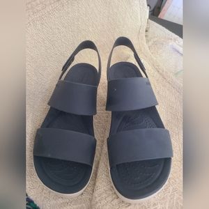 Crocs low wedge sandal  7